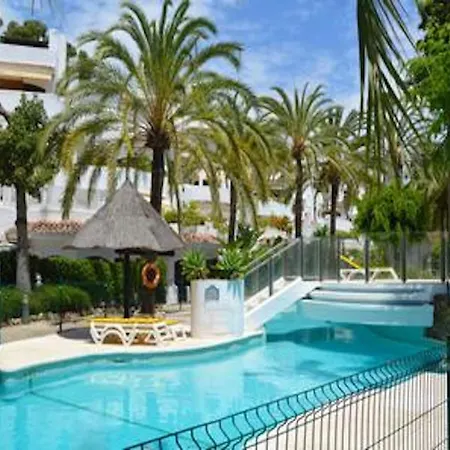 شقة Beachfront Penthouse With Pool Access ماربيا