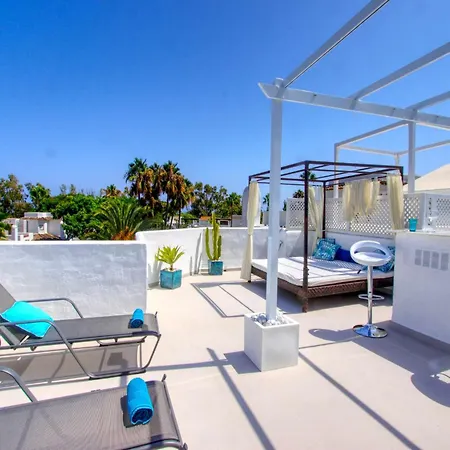 Beachfront Penthouse With Pool Access *